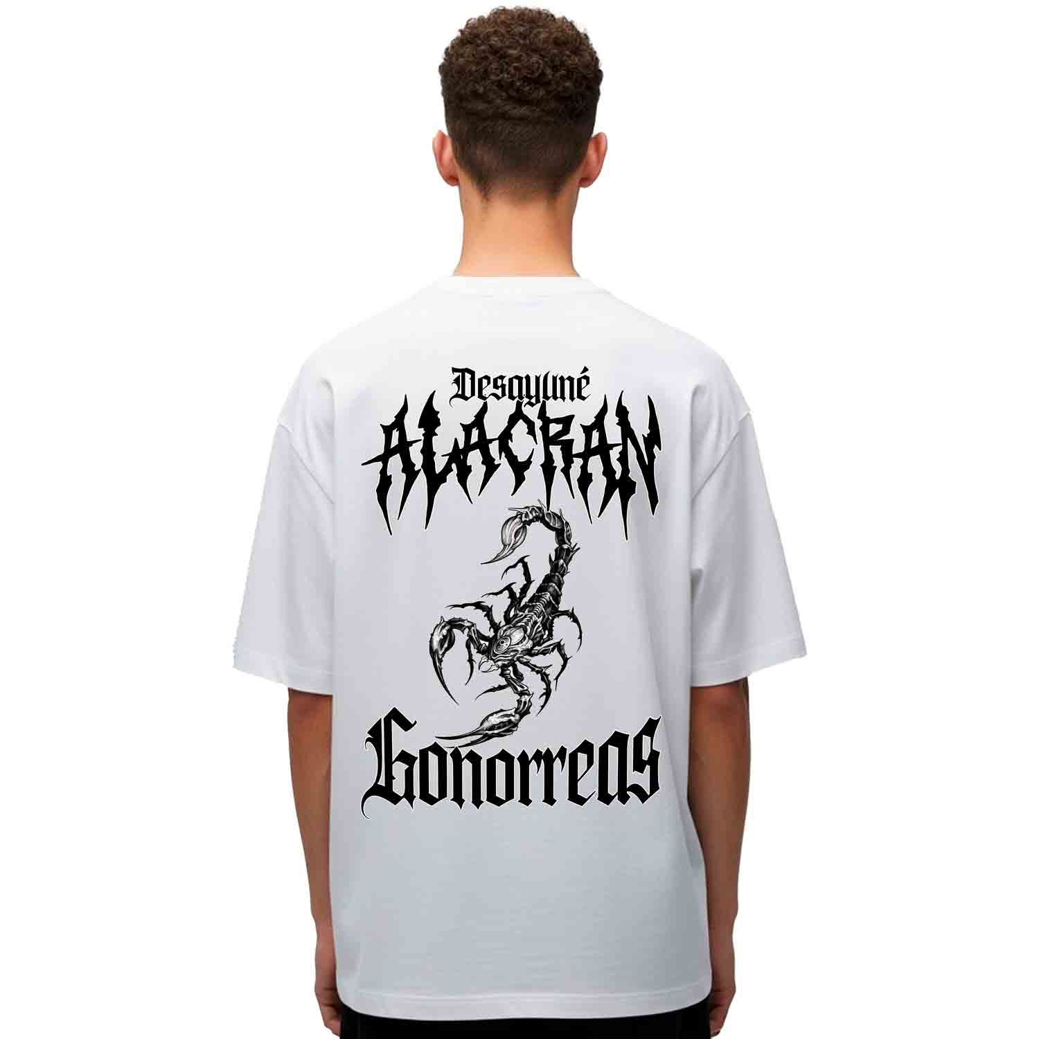 Desayuné alacrán, gonorreas.