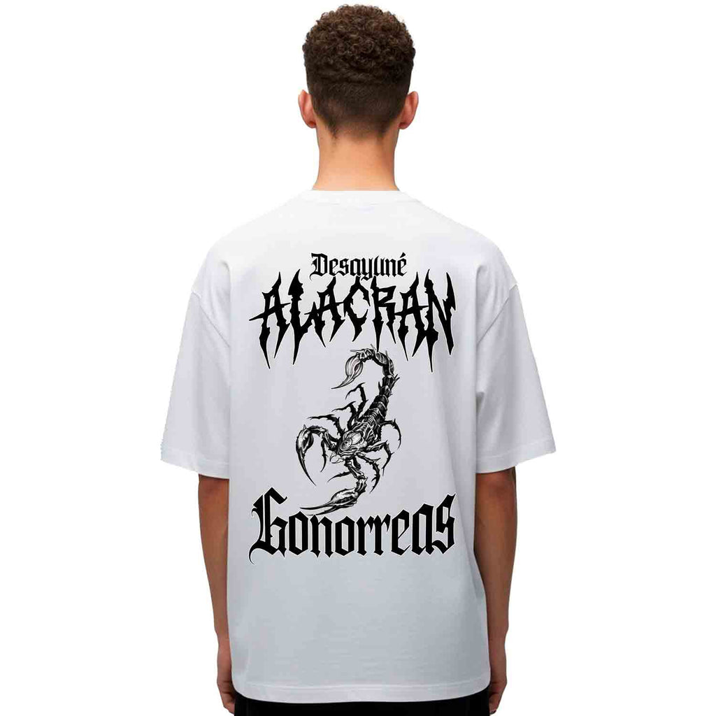 Desayuné alacrán, gonorreas.