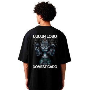 UN LOBO DOMESTICADO
