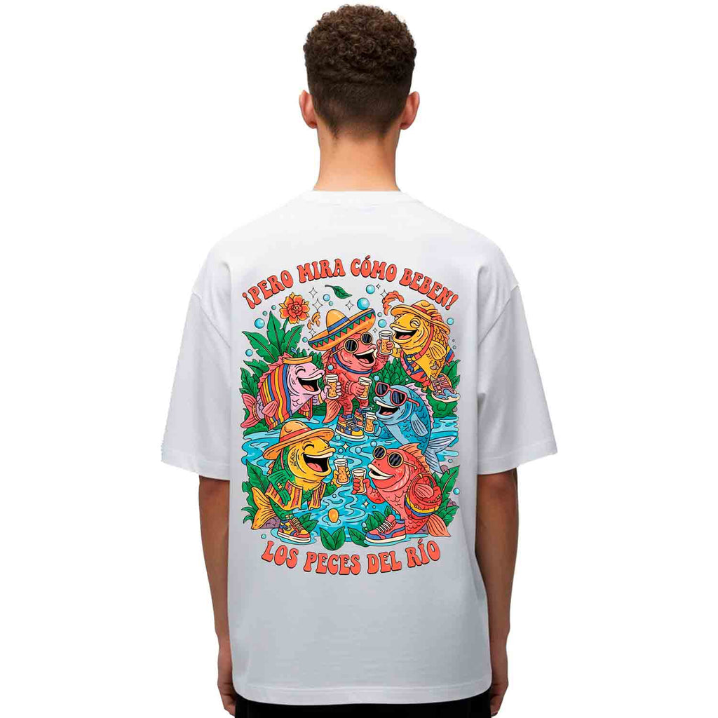 PERO MIRA CÓMO BEBEN LOS PECES EN EL RÍO.